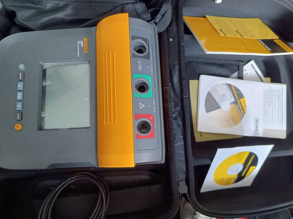 1550C-060723-1 FLUKE 1550C 5 KV ISOLATIONSMESSGERÄT Isotester Ausstellungsgerät